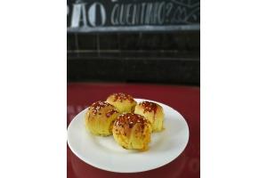 Pão de Ervas com Frango (5 Uni)