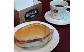 Pão de Sal com Mortadela  Defumada